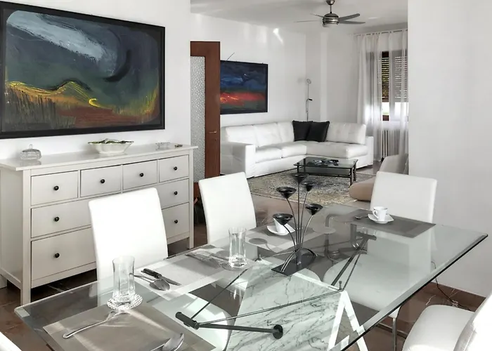 Villa Luxury In With Pool Ranco